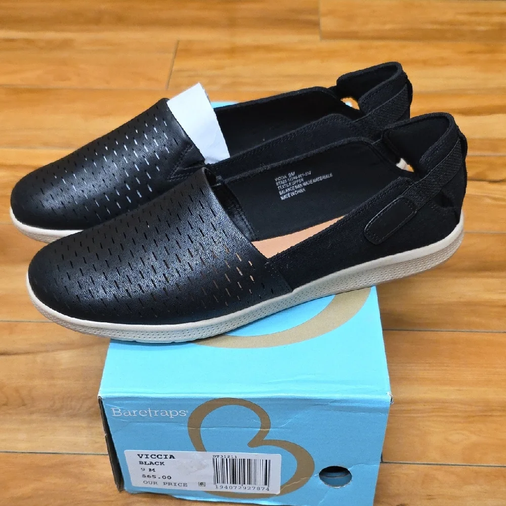 NEW Baretraps Viccia Black Round Closed Toe Perforated Slip-On Shoe Size 9